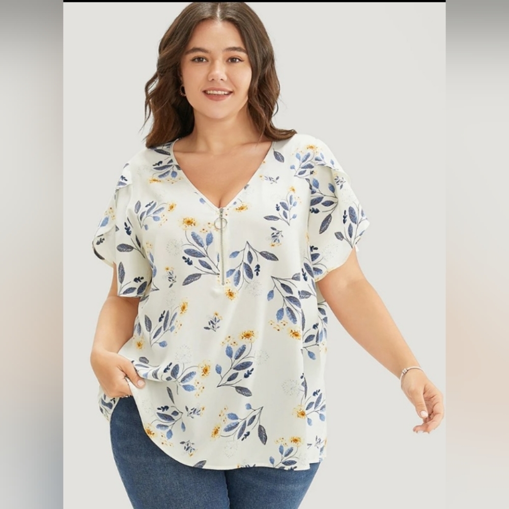 🌈 BloomChic, Floral, Petal Sleeve Blouse W/ Zipper, White, Size L